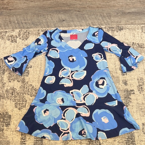 Gorgeous Gingy Blue Floral V-Neck Dress - Picture 2 of 8